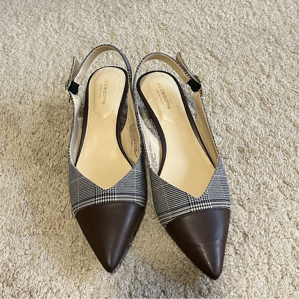 Liz Claiborne Pointed sling back Kitten Heels